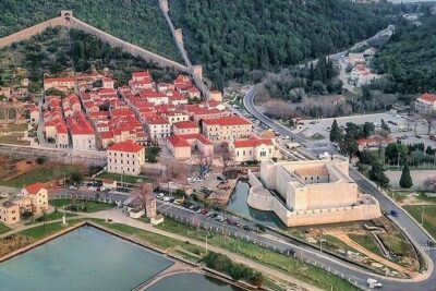 Ston Tour: City Walls, Saltworks, Wine & Adriatic Seafood