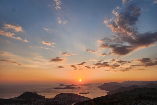 Sunset and Wine / Dubrovnik Sunset Tour and Premium Wine Tasting - Stop 3: Bosanka and the Old Town panorama moment