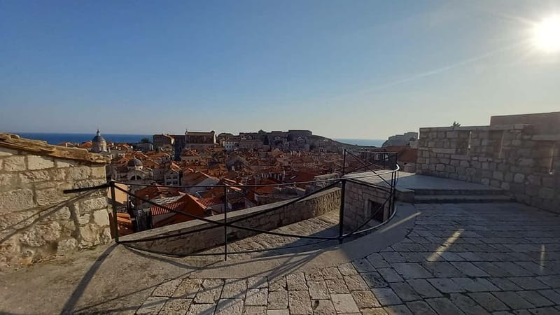 Sunset Wall Walk: 75-Minute Guided Tour & Free Exploration - Price and value: what you pay, what you still need