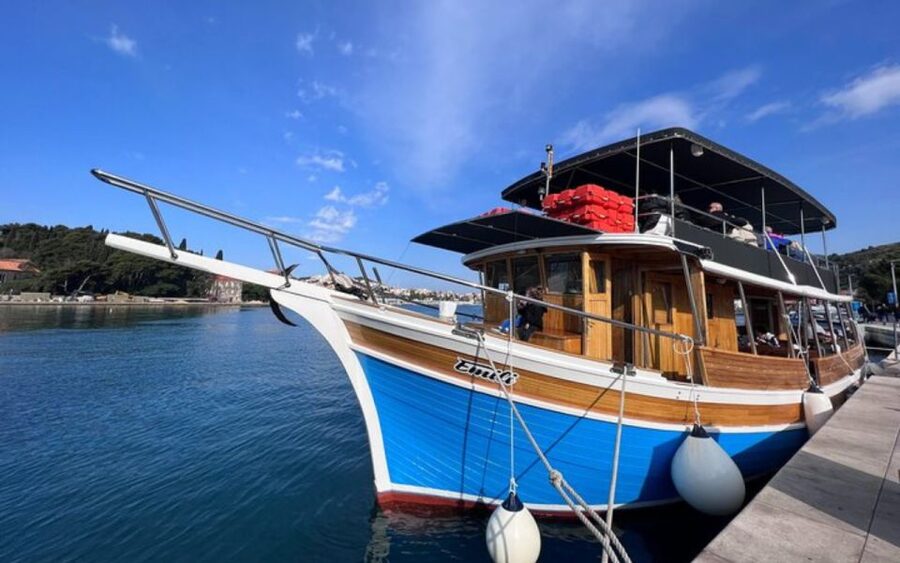 Three Island Boat Tour With Lunch - Why the Elaphiti Islands cruise feels like a reset from Dubrovnik
